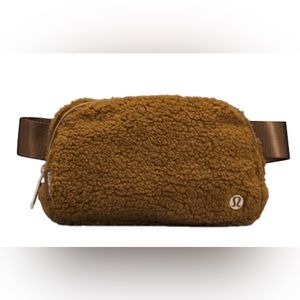 Lululemon everywhere fleece crossbody bag